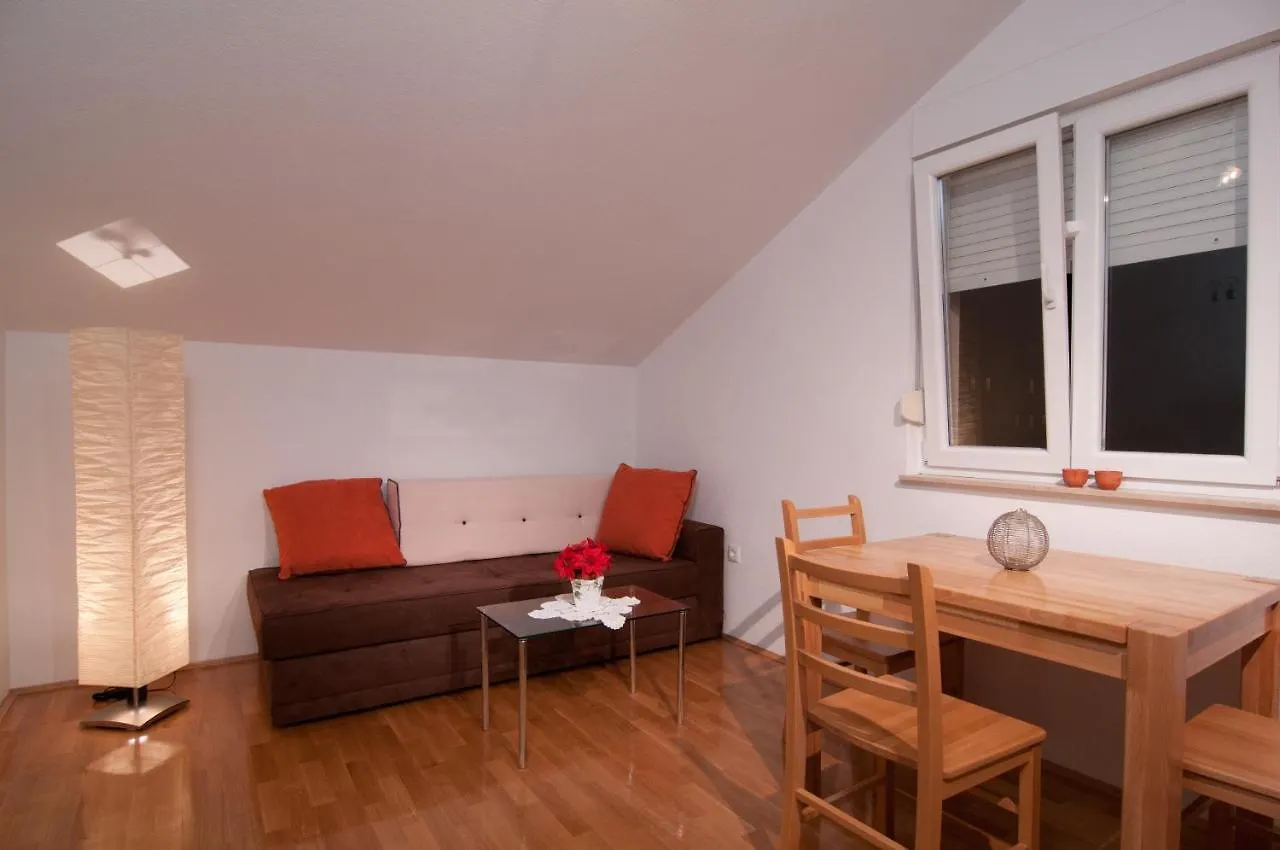 Villa Apartments Joseph Kastela